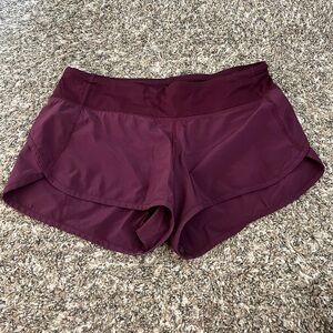 Lululemon speed up short 2.5’ (i’m not sure if they’re HR or MR)